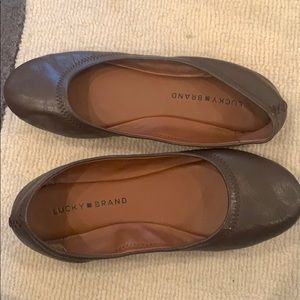 Size 9 lucky brand leather flats